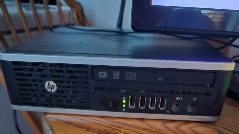 HP Compaq Elite 8200 Mid Tower Desktop